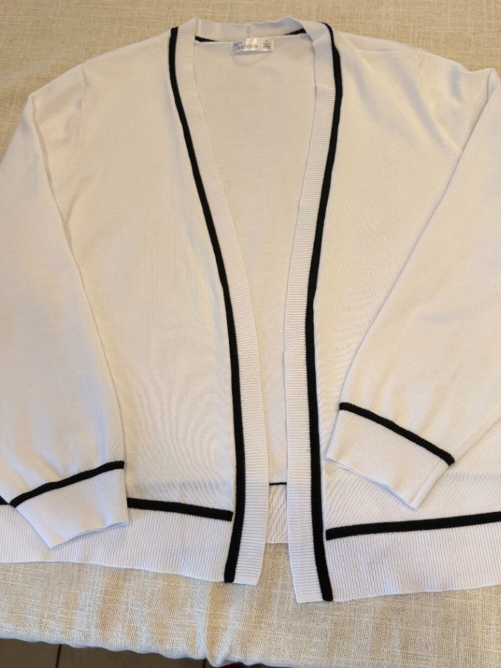 89th + Madison White Open Front Cardigan Sweater Black Trim Plus Size 2X - Picture 7 of 7